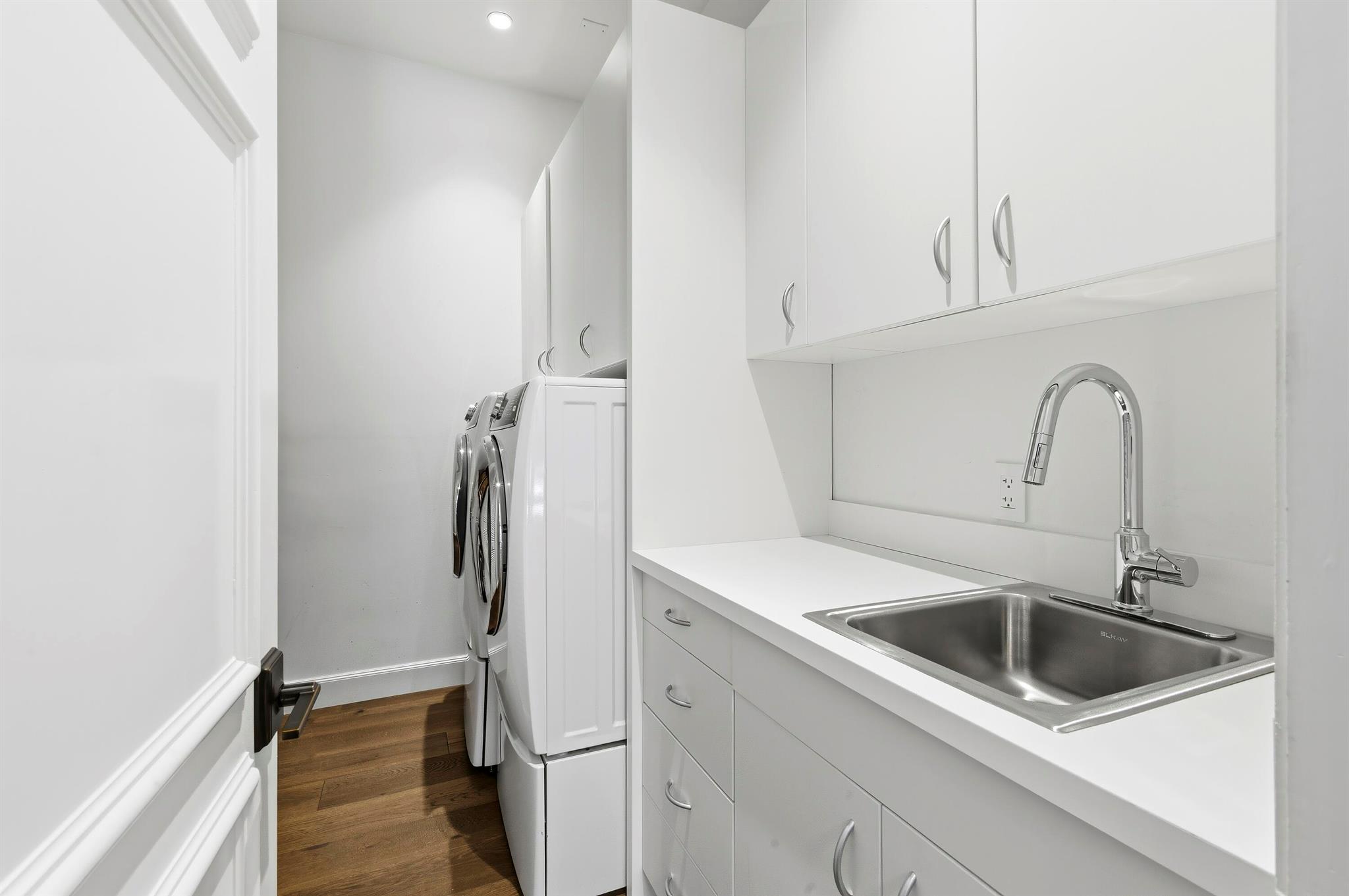 LAKEWOOD - Residential