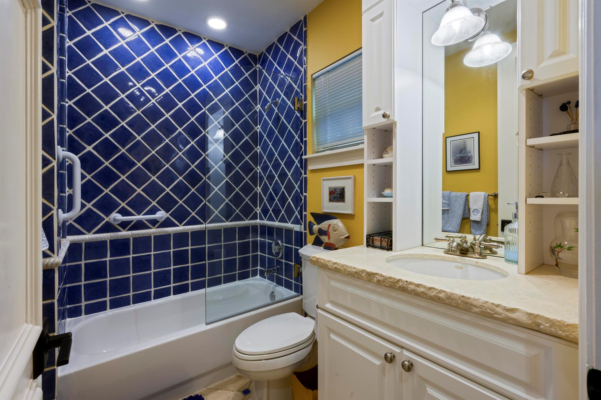 LAKEWOOD - Residential