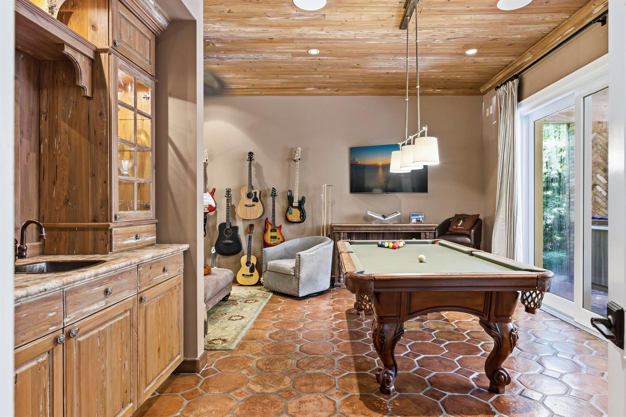 LAKEWOOD - Residential