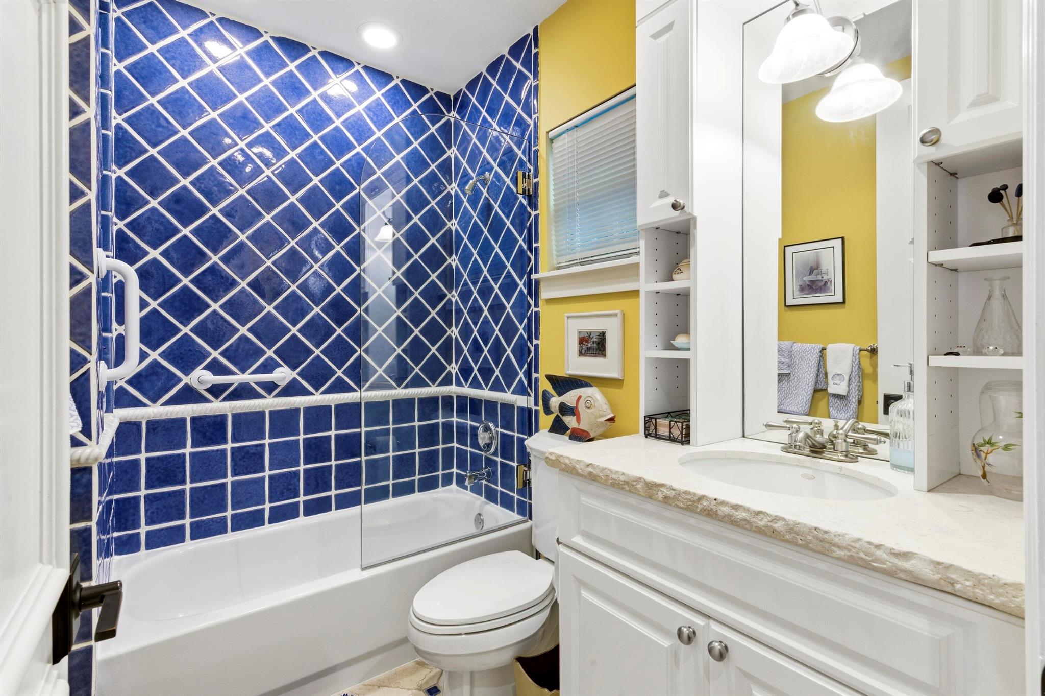 LAKEWOOD - Residential