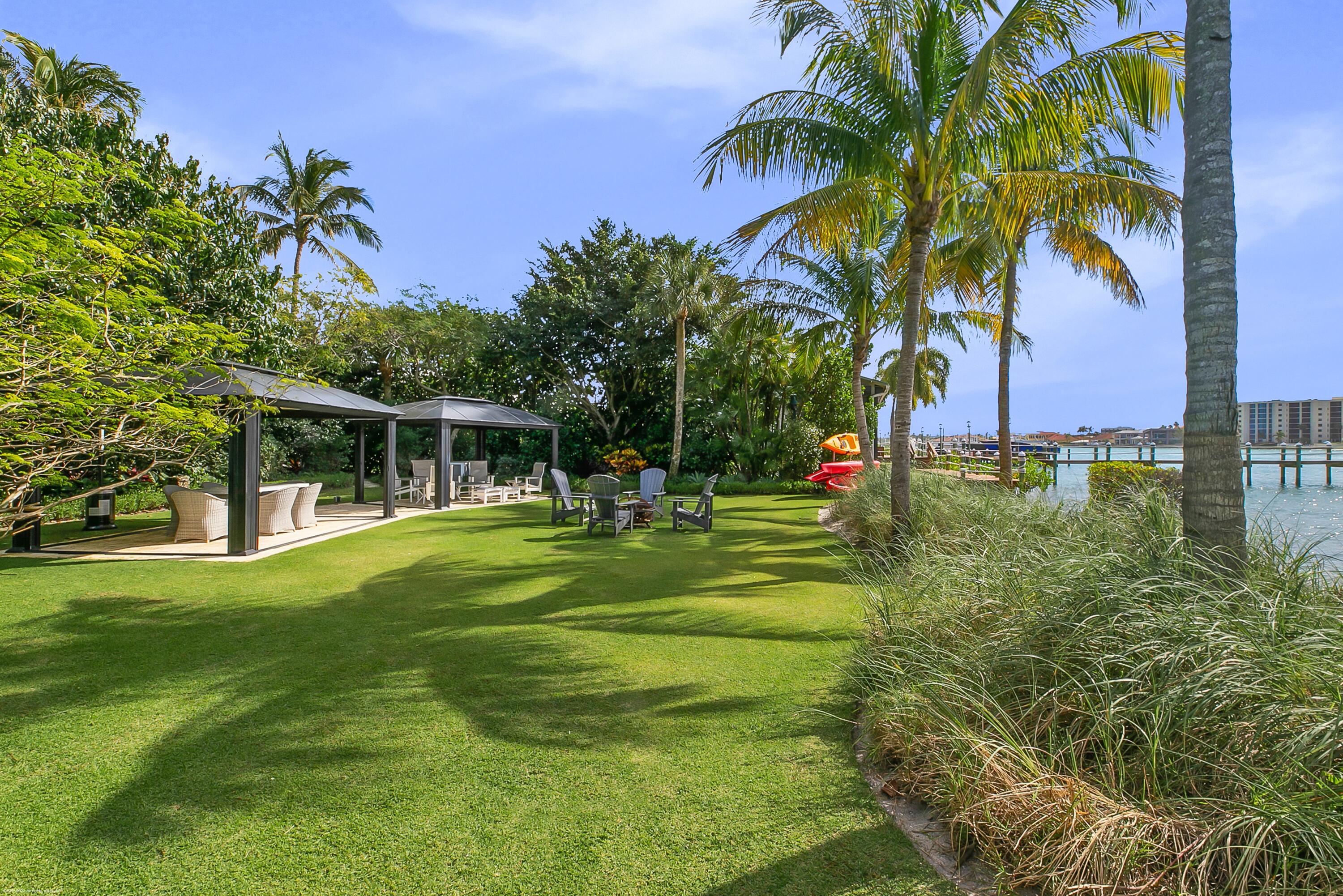 JUPITER ISLAND - Residential
