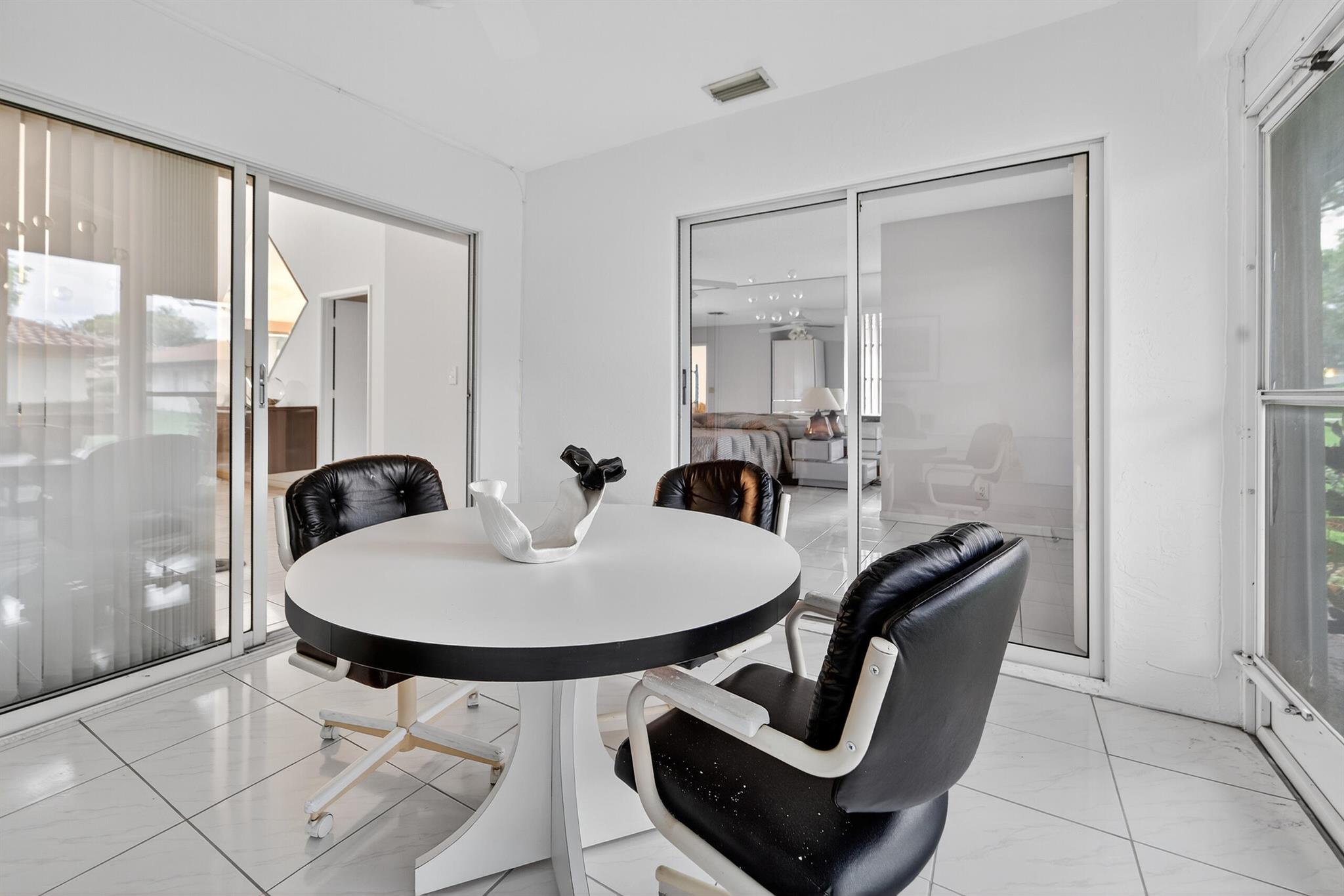 HUNTINGTON POINTE - Residential