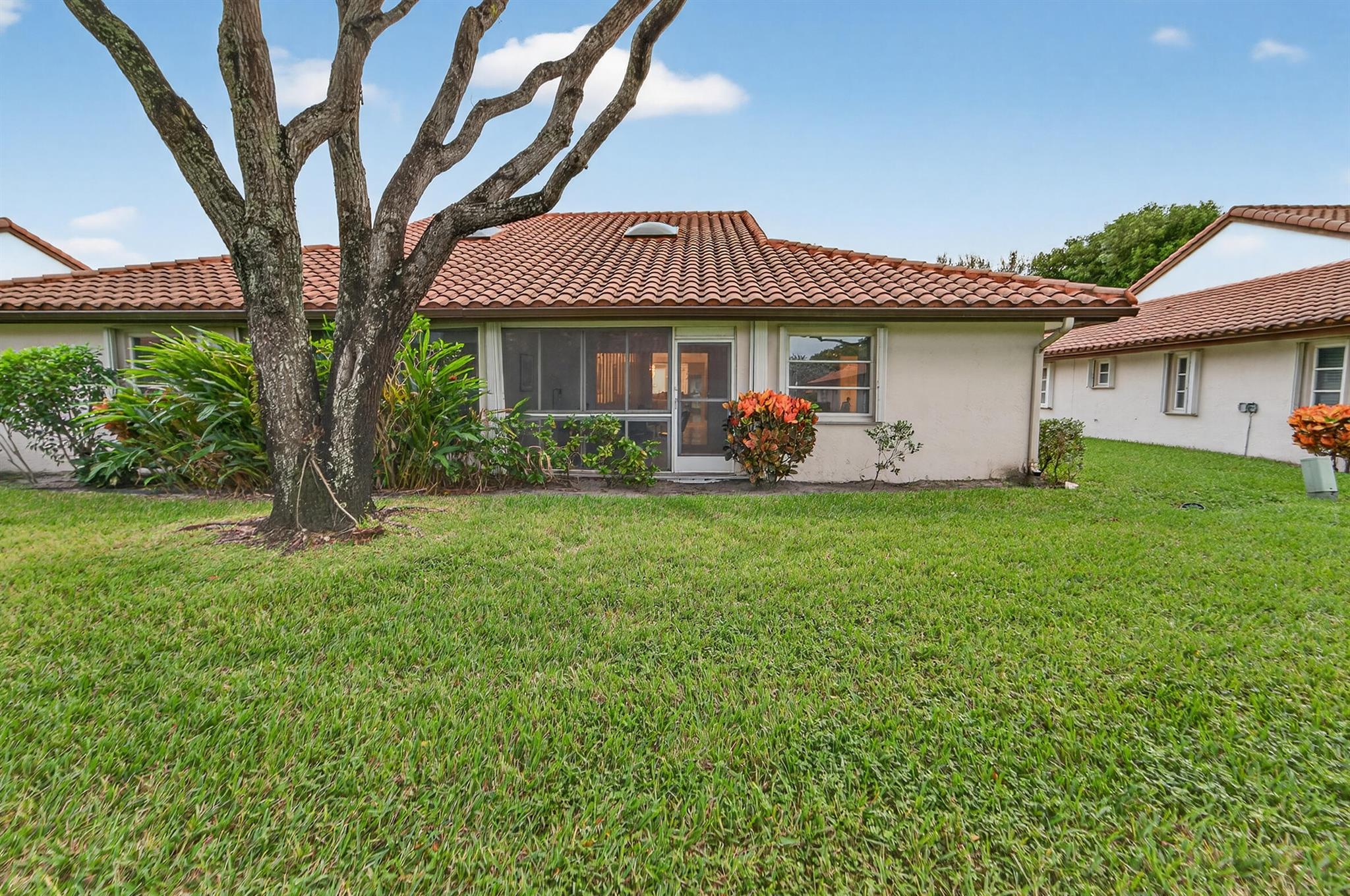 HUNTINGTON POINTE - Residential