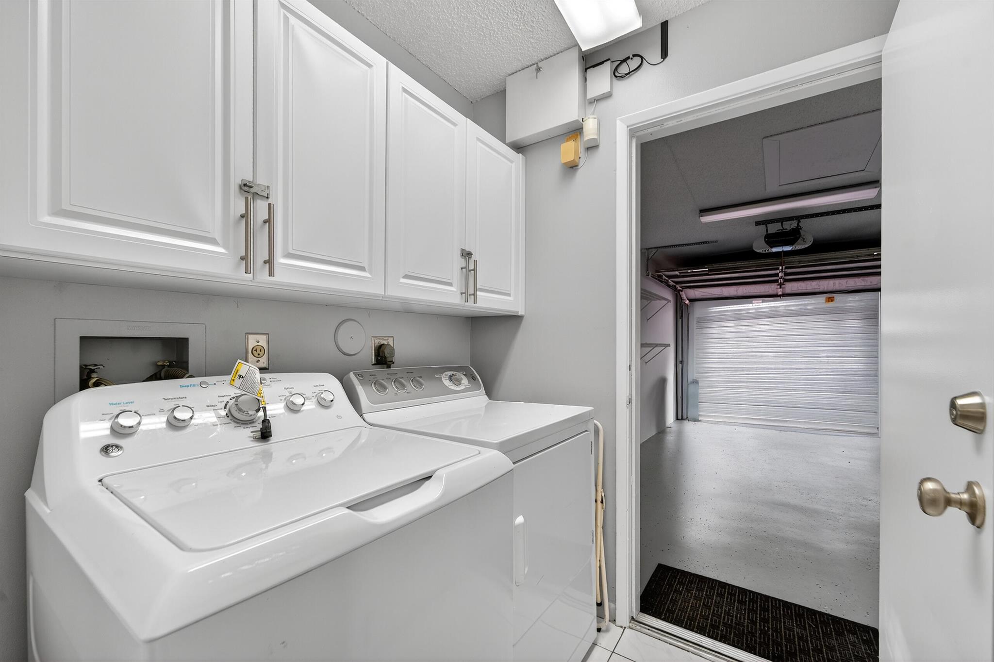 HUNTINGTON POINTE - Residential