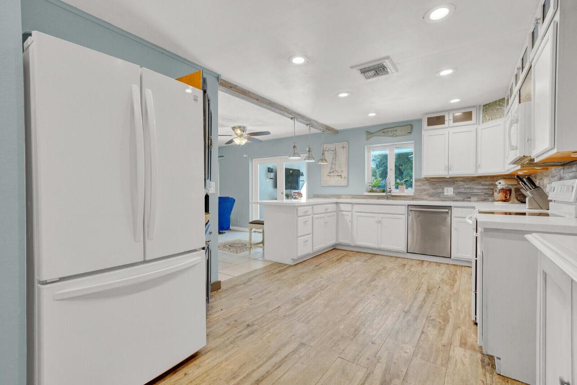 BOCA TRAILS - Residential