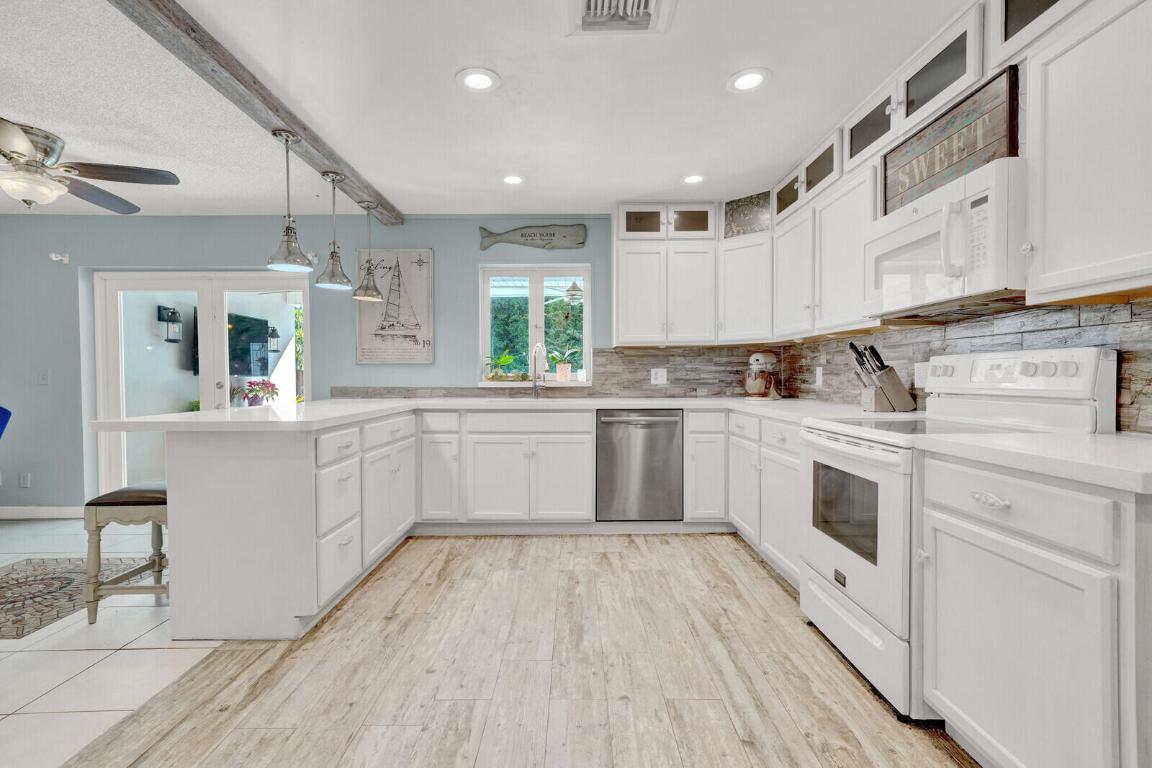 BOCA TRAILS - Residential