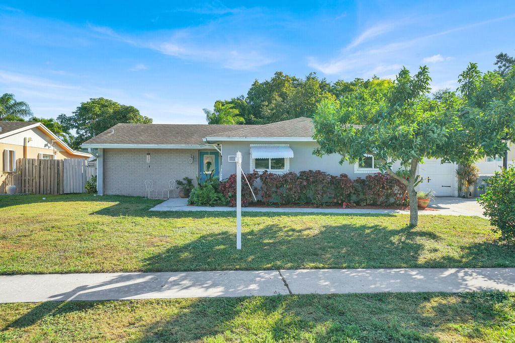 Photo of 10406 Sleepy Brook Way, Boca Raton, FL 33428 (MLS # R11157043)