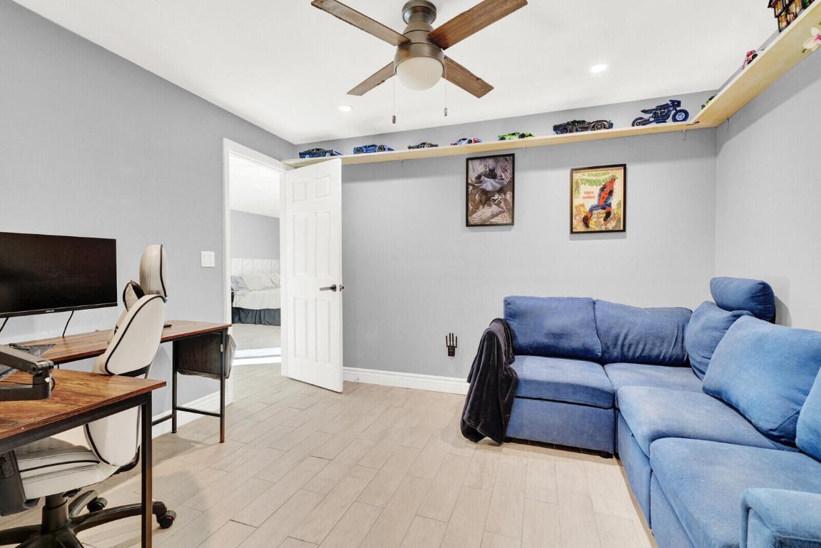 BOCA TRAILS - Residential