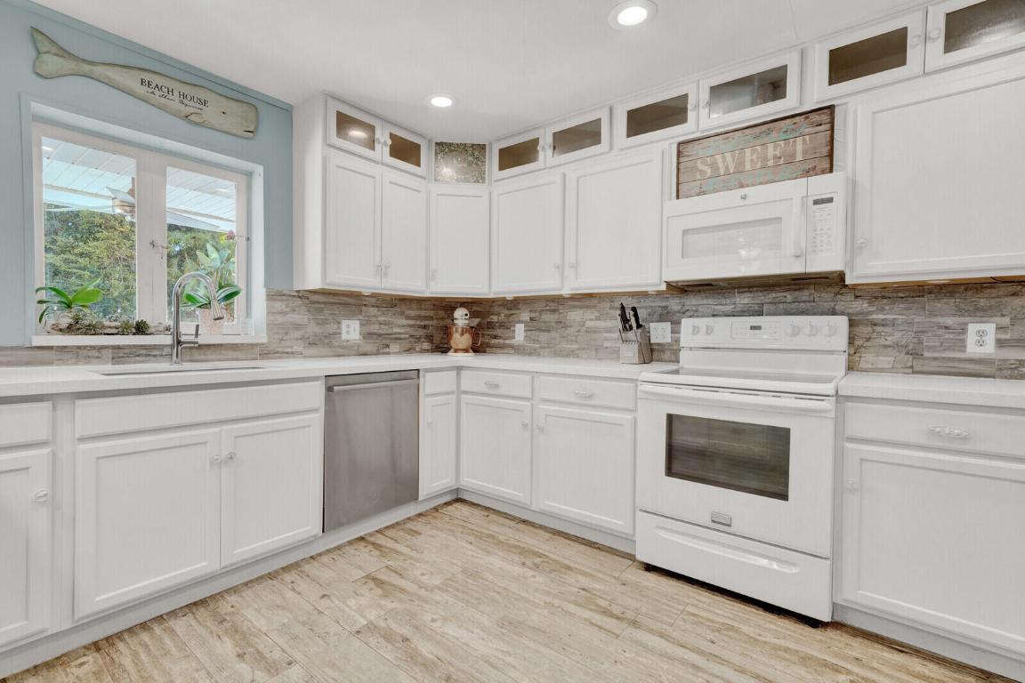 BOCA TRAILS - Residential