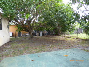 Palm Beach Lakes South - Residential