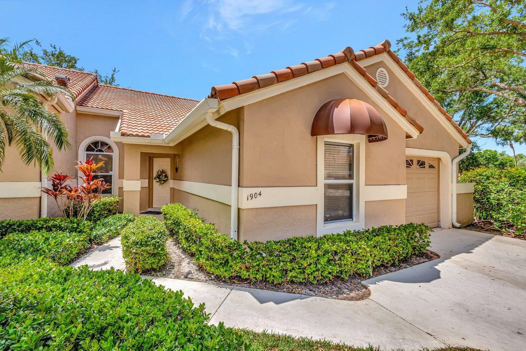 Photo of 1904 Rosewood Way, Palm Beach Gardens, FL 33418 (MLS # R11082234)