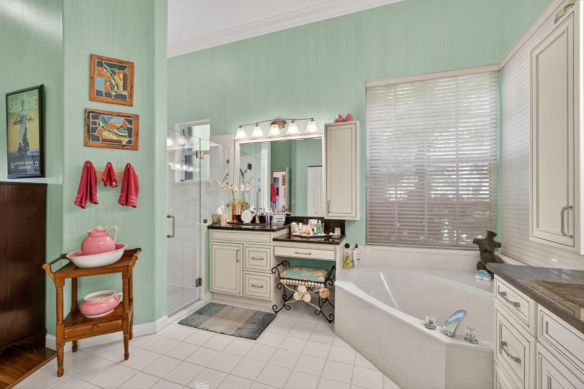 HERITAGE OAKS - Residential