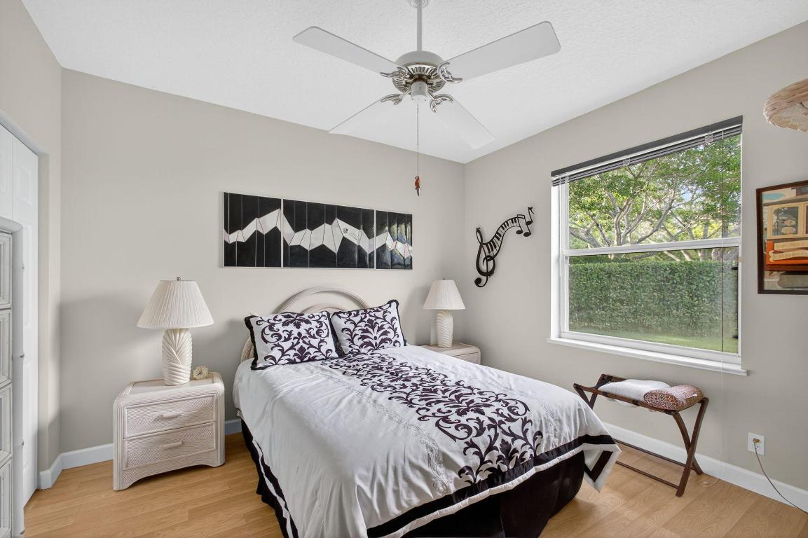 HERITAGE OAKS - Residential