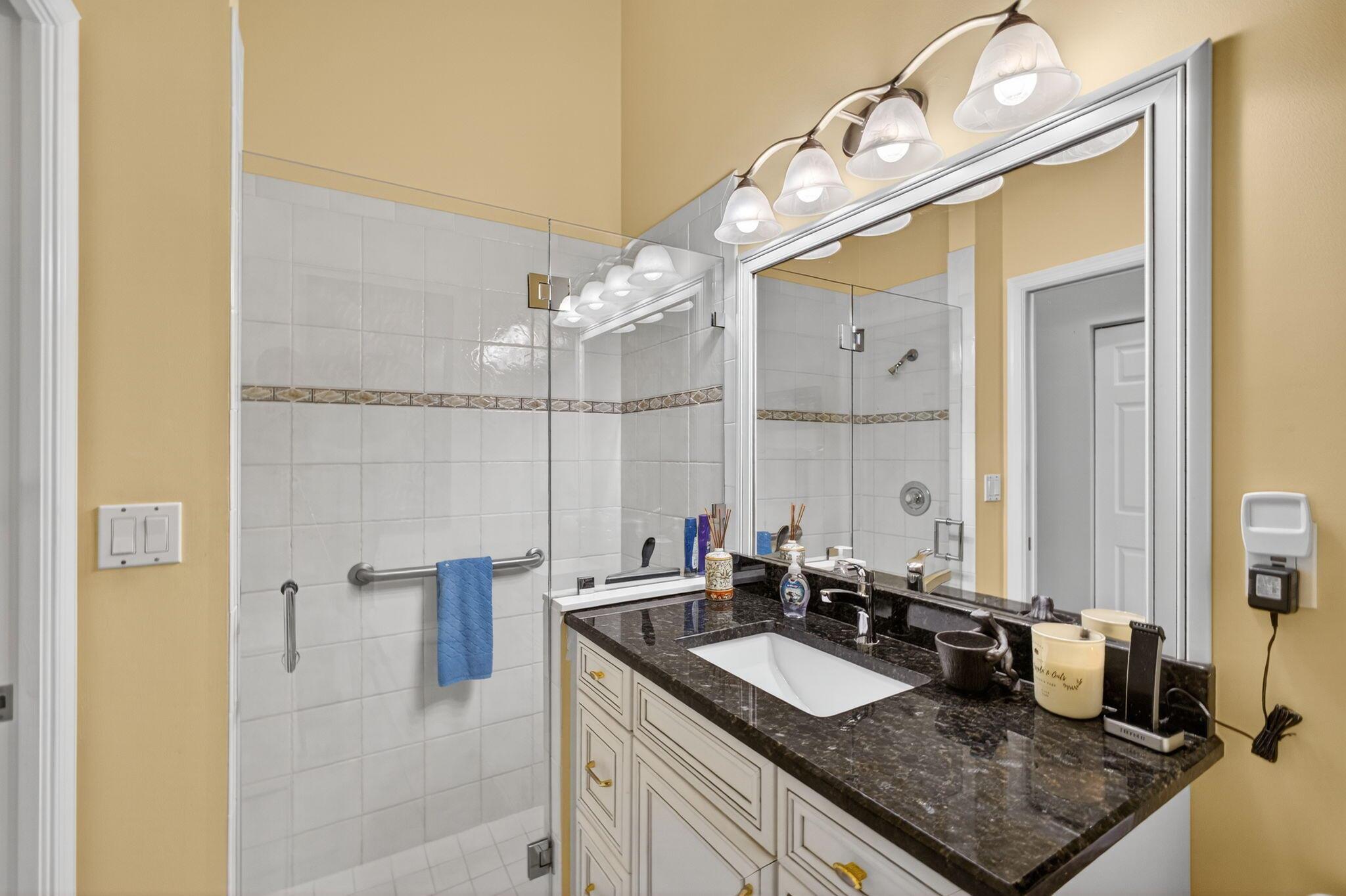 HERITAGE OAKS - Residential