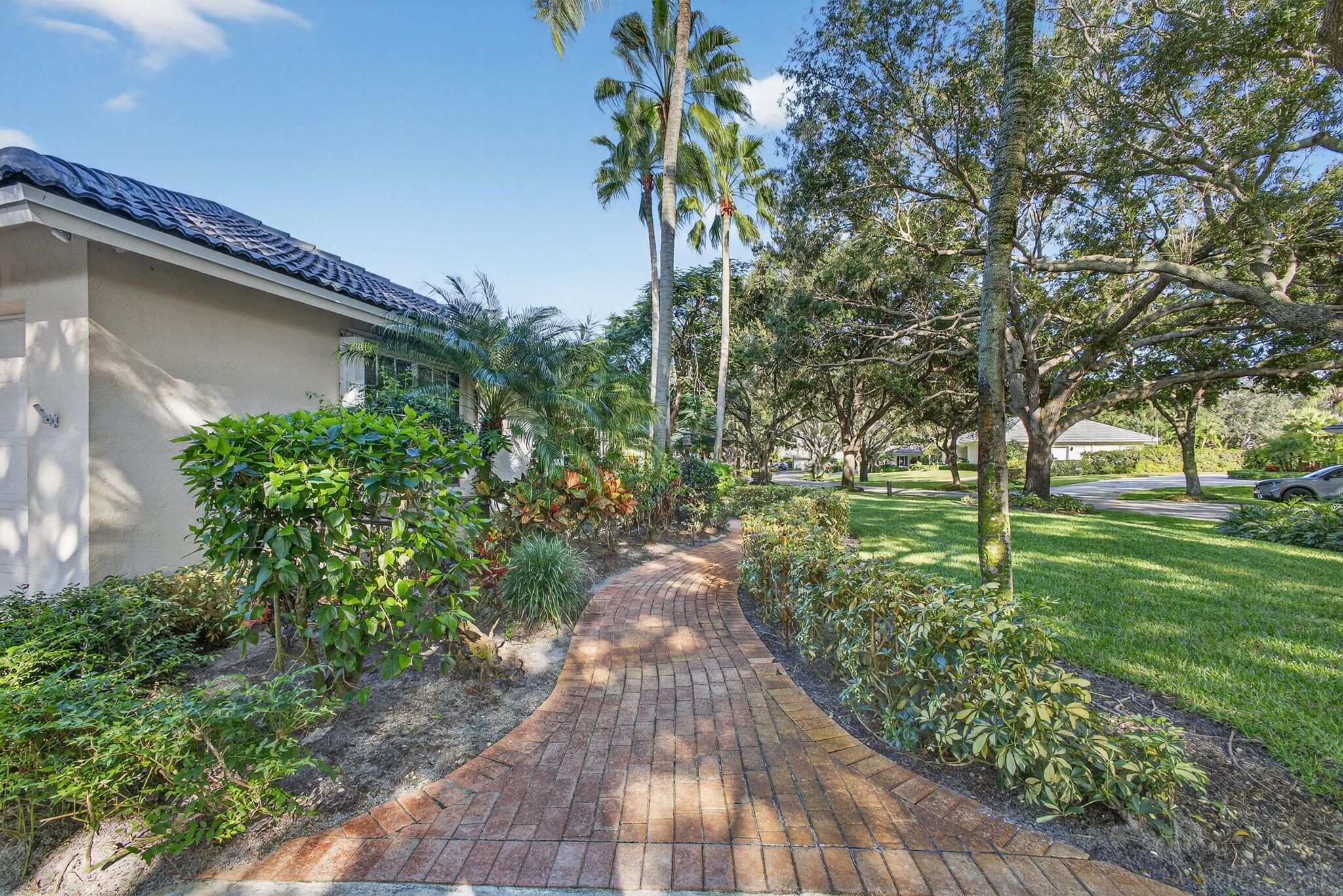 HERITAGE OAKS - Residential