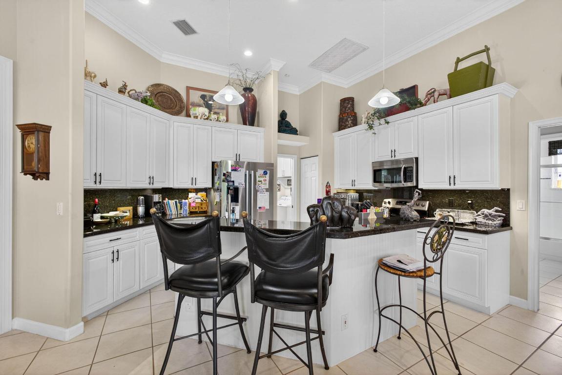 HERITAGE OAKS - Residential