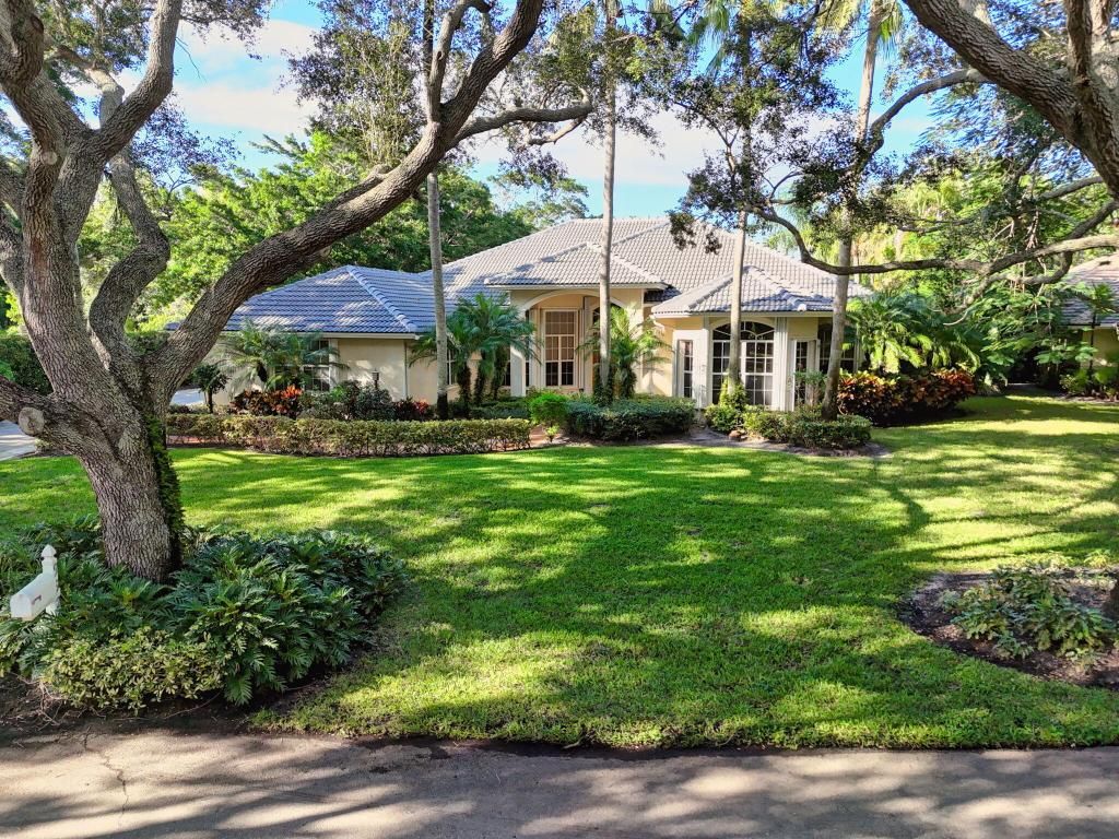 Photo of 9923 SE Oak Tree Terrace, Tequesta, FL 33469 (MLS # R11135803)