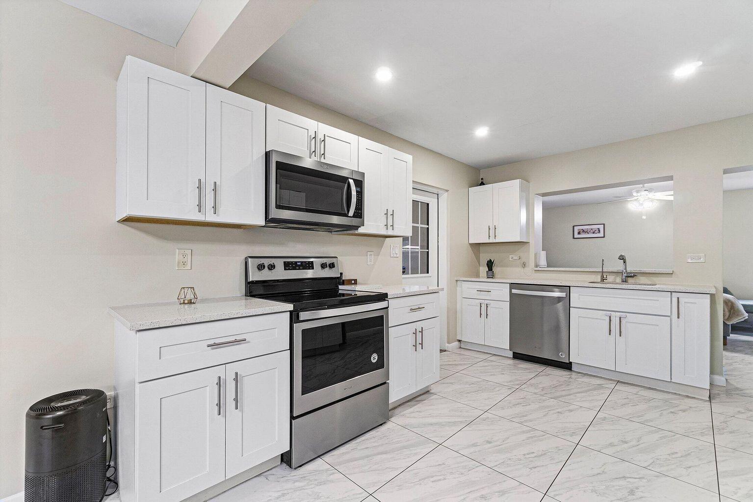 North Palm Beach / Juno B - Residential Lease