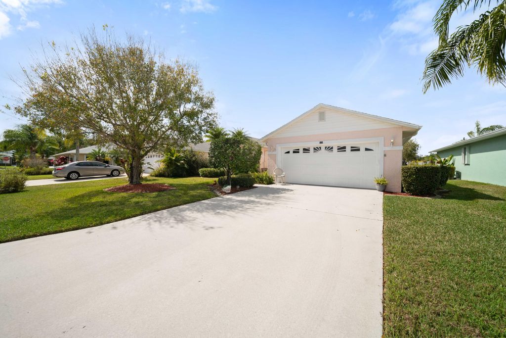 Photo of 525 Banana Lane Ln, Fort Pierce, FL 34982 (MLS # R10778408)