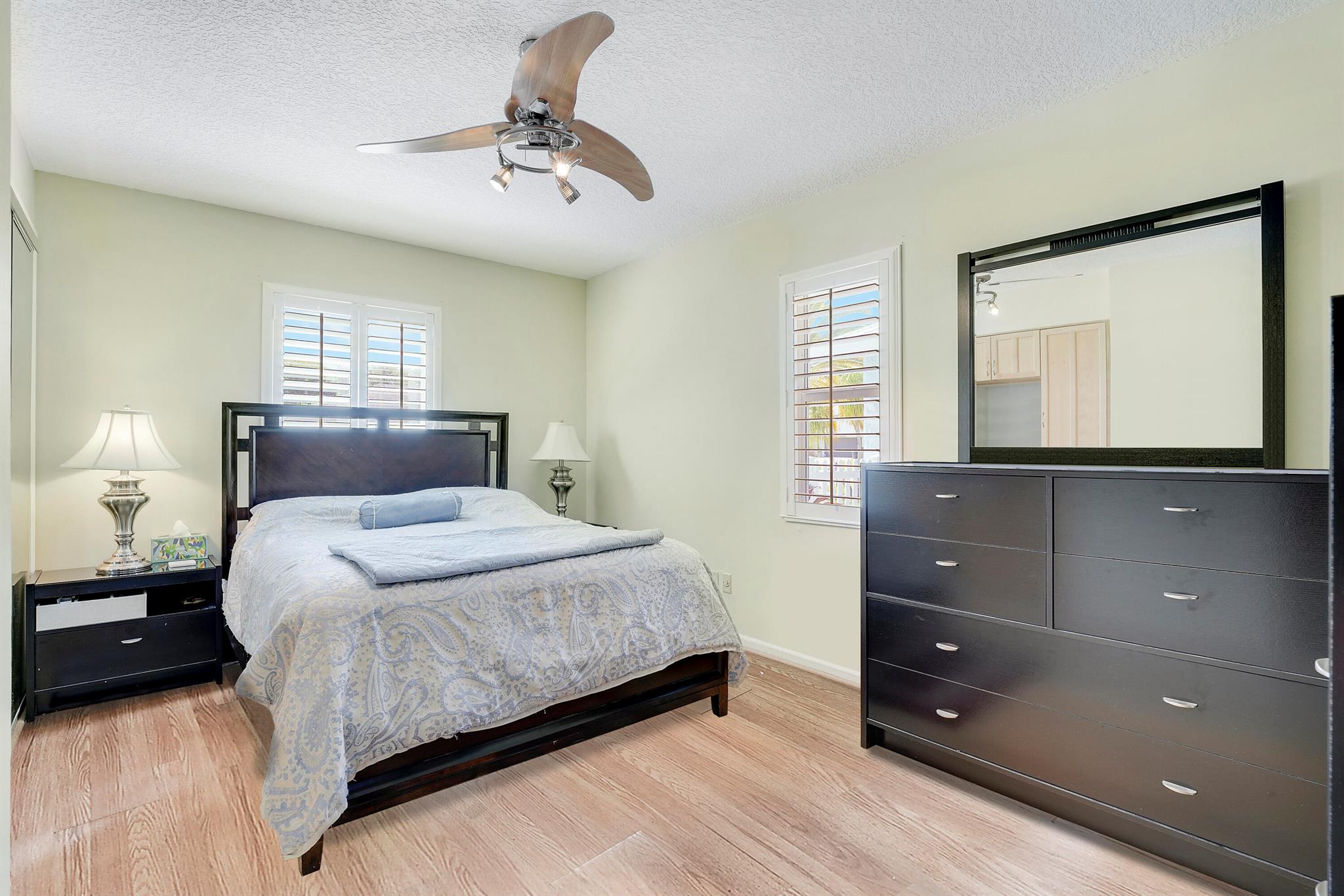 PALM BEACH GARDENS 4 - Residential