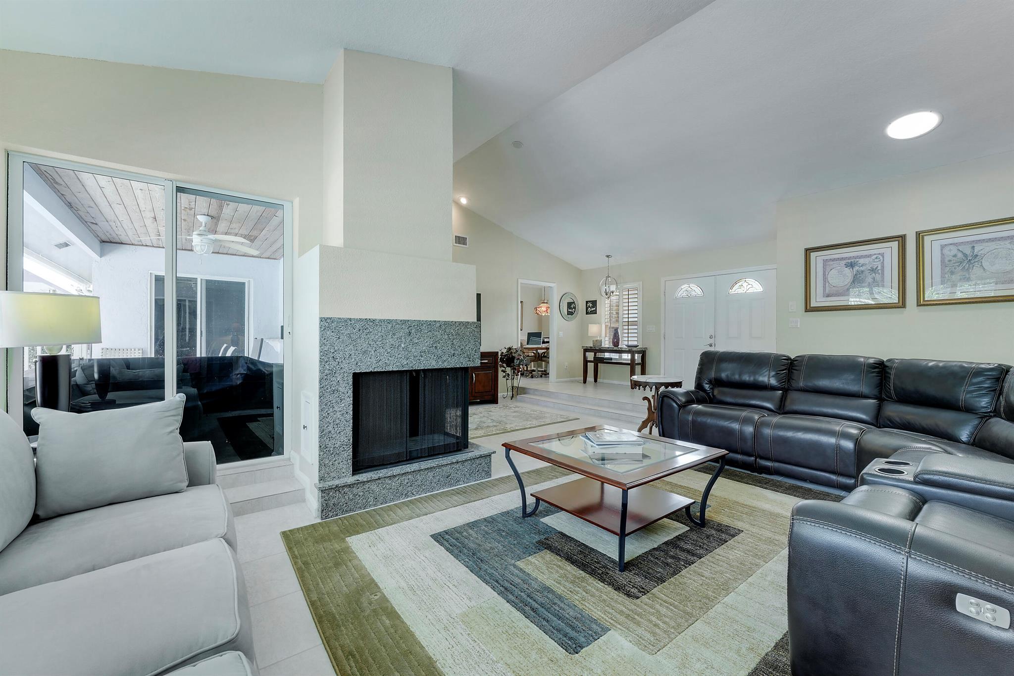 PALM BEACH GARDENS 4 - Residential