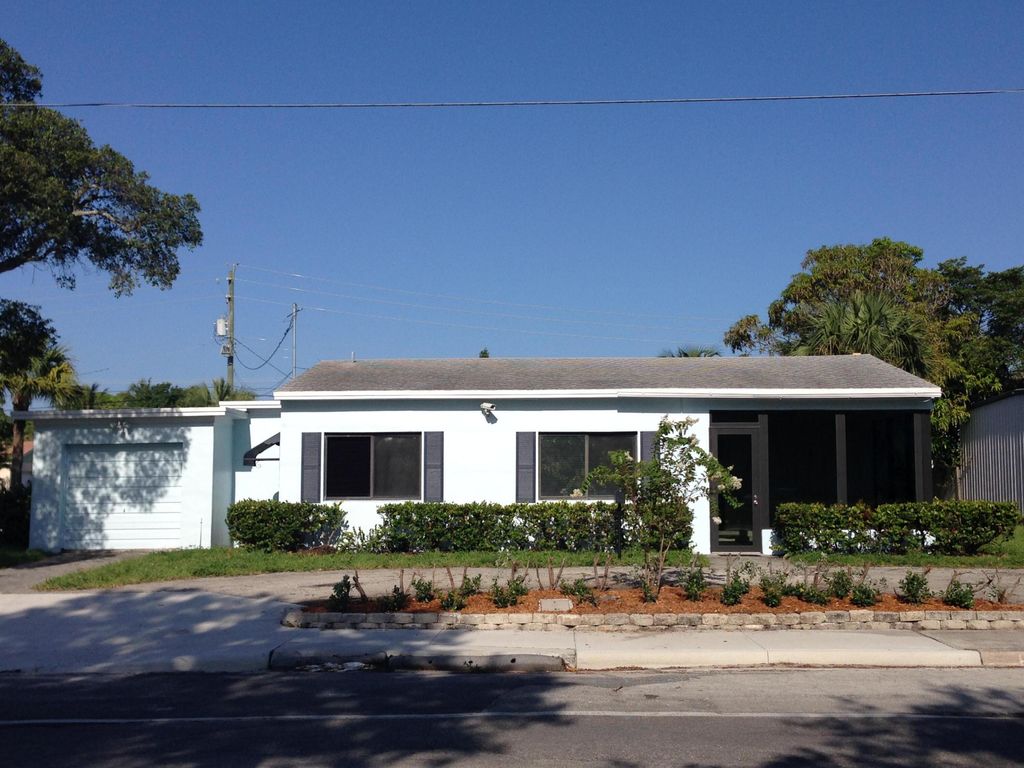 Photo of 766 SE 5th Avenue, Delray Beach, FL 33483 (MLS # R11044754)