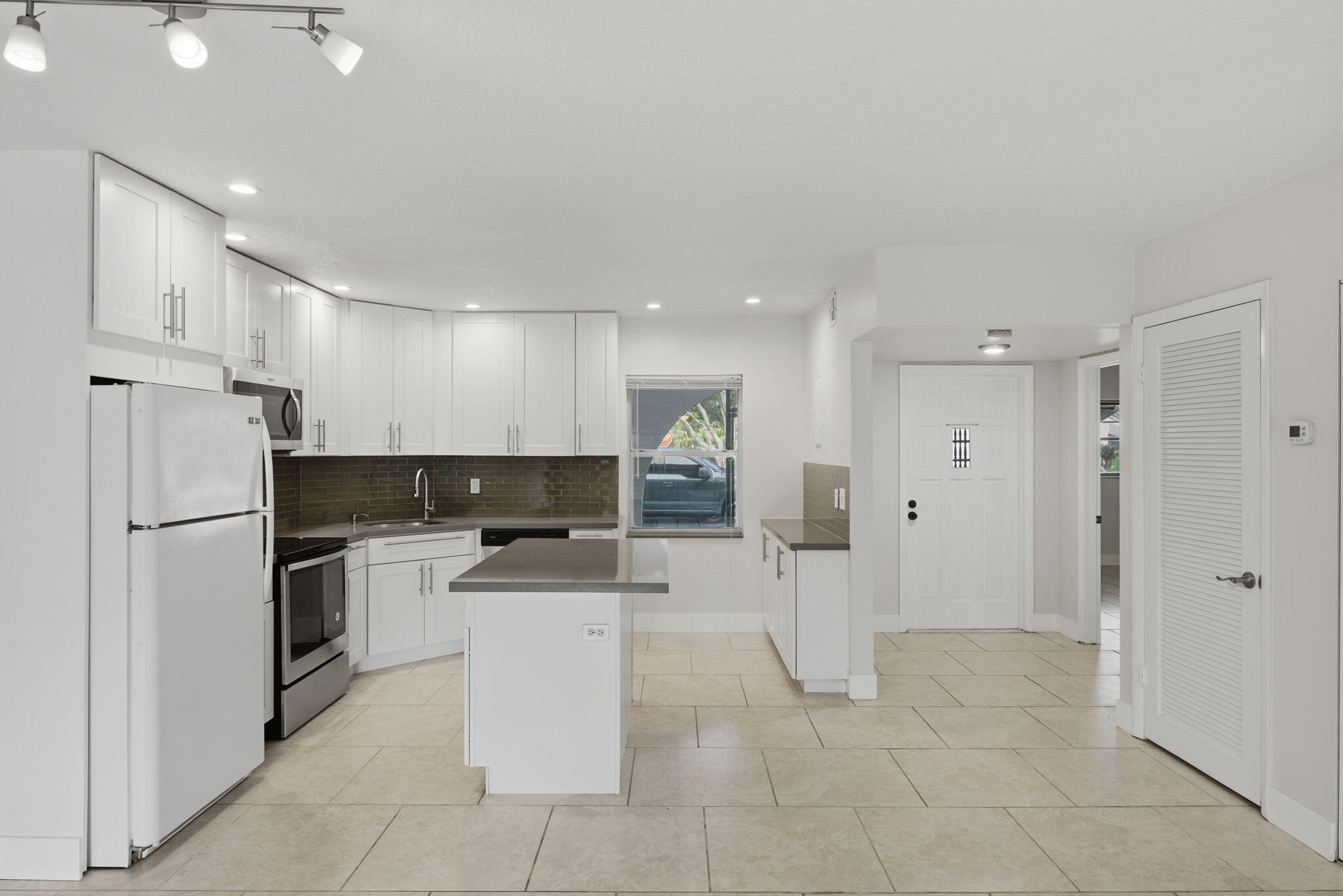SPRING CREEK CONDO APARTMENTS - Residential