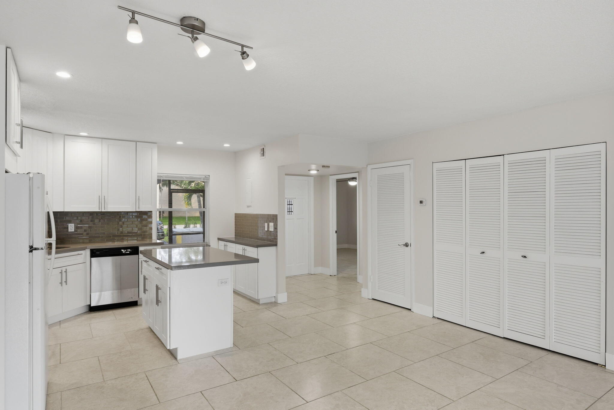 SPRING CREEK CONDO APARTMENTS - Residential