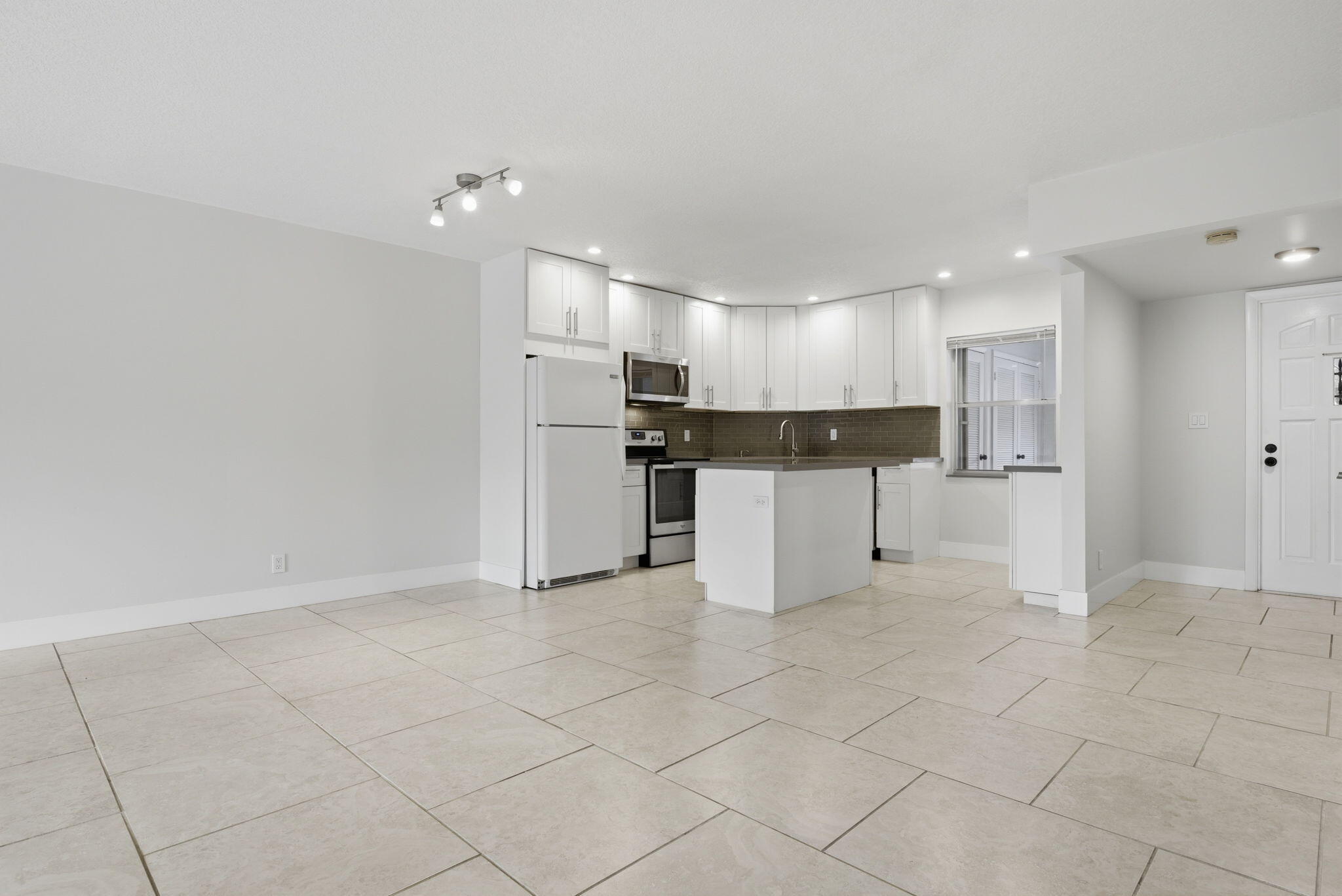 SPRING CREEK CONDO APARTMENTS - Residential