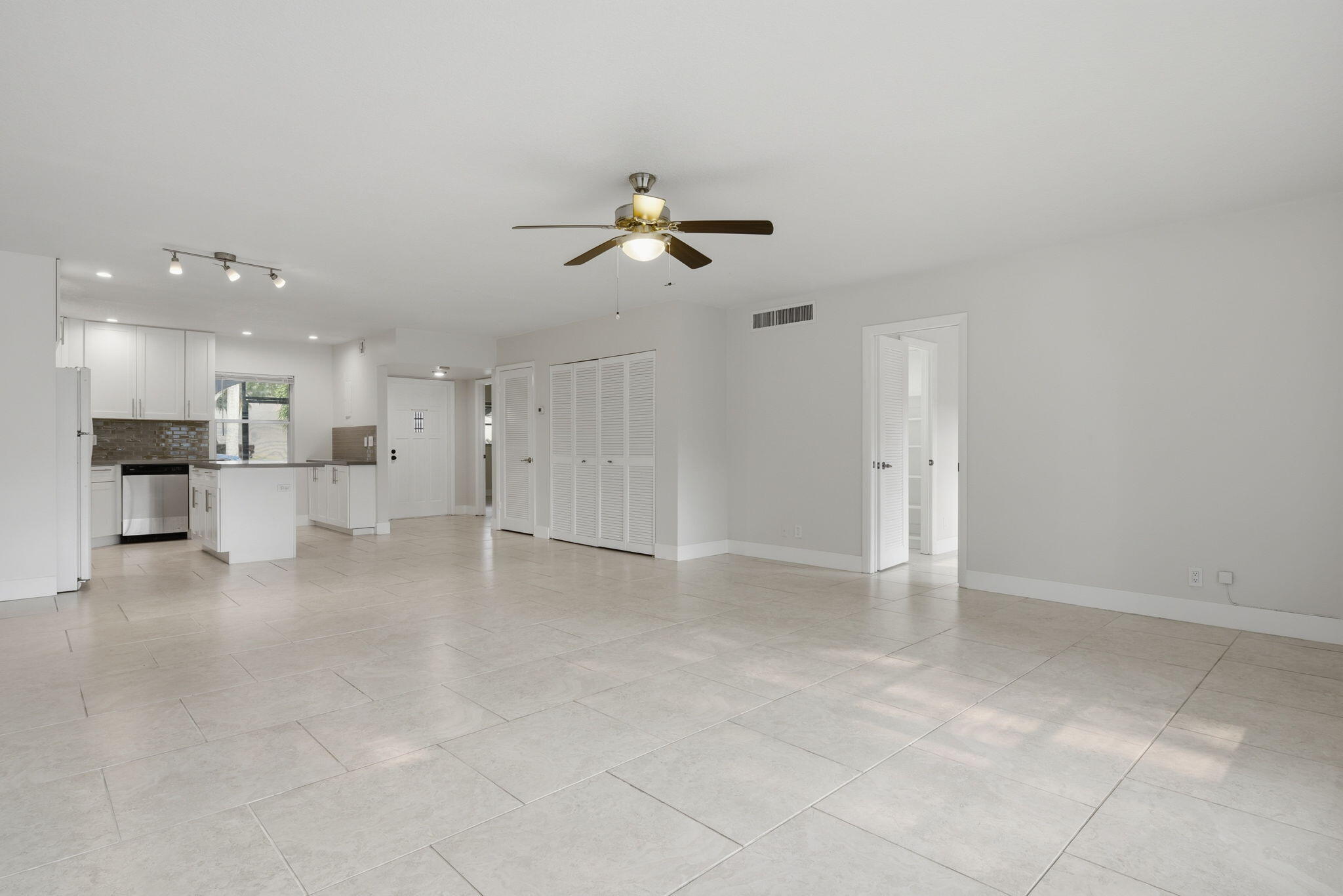 SPRING CREEK CONDO APARTMENTS - Residential