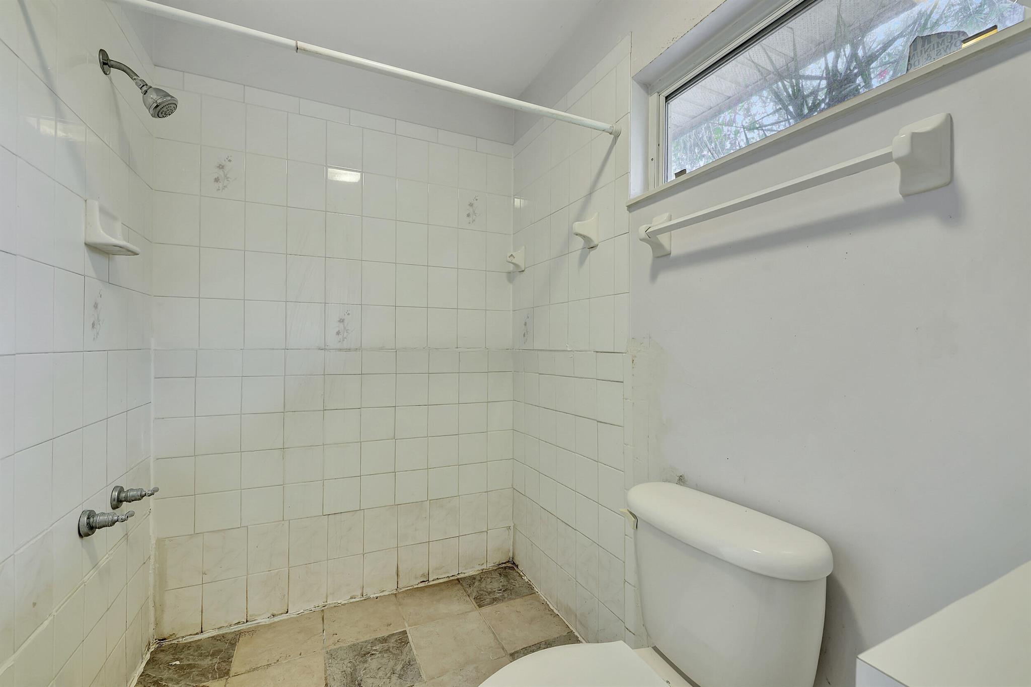 BLOCK MANOR - Residential