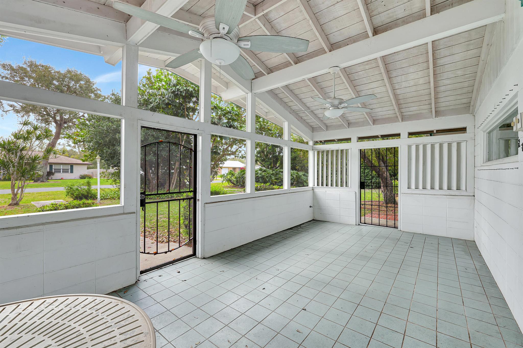 BLOCK MANOR - Residential