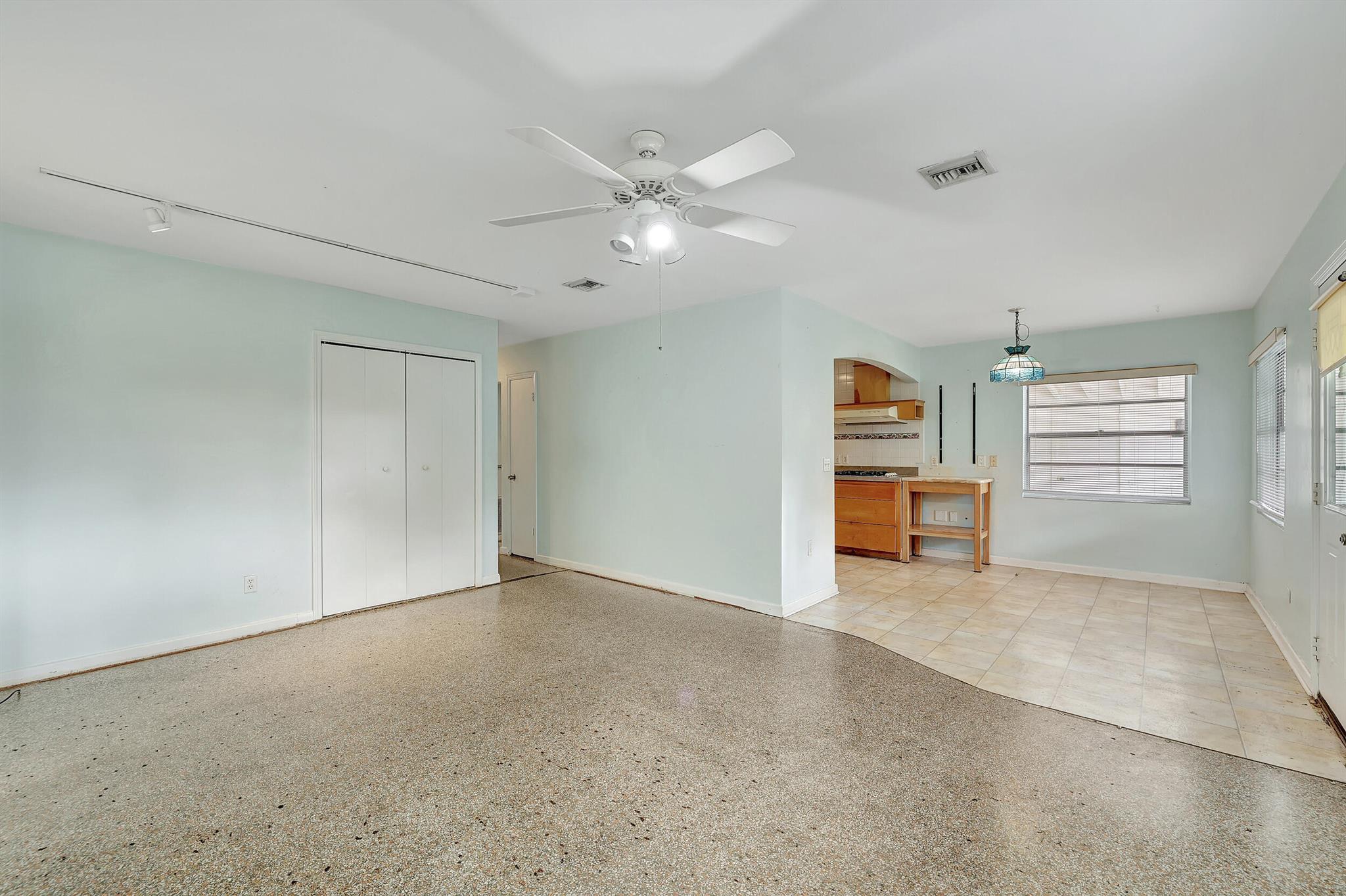 BLOCK MANOR - Residential