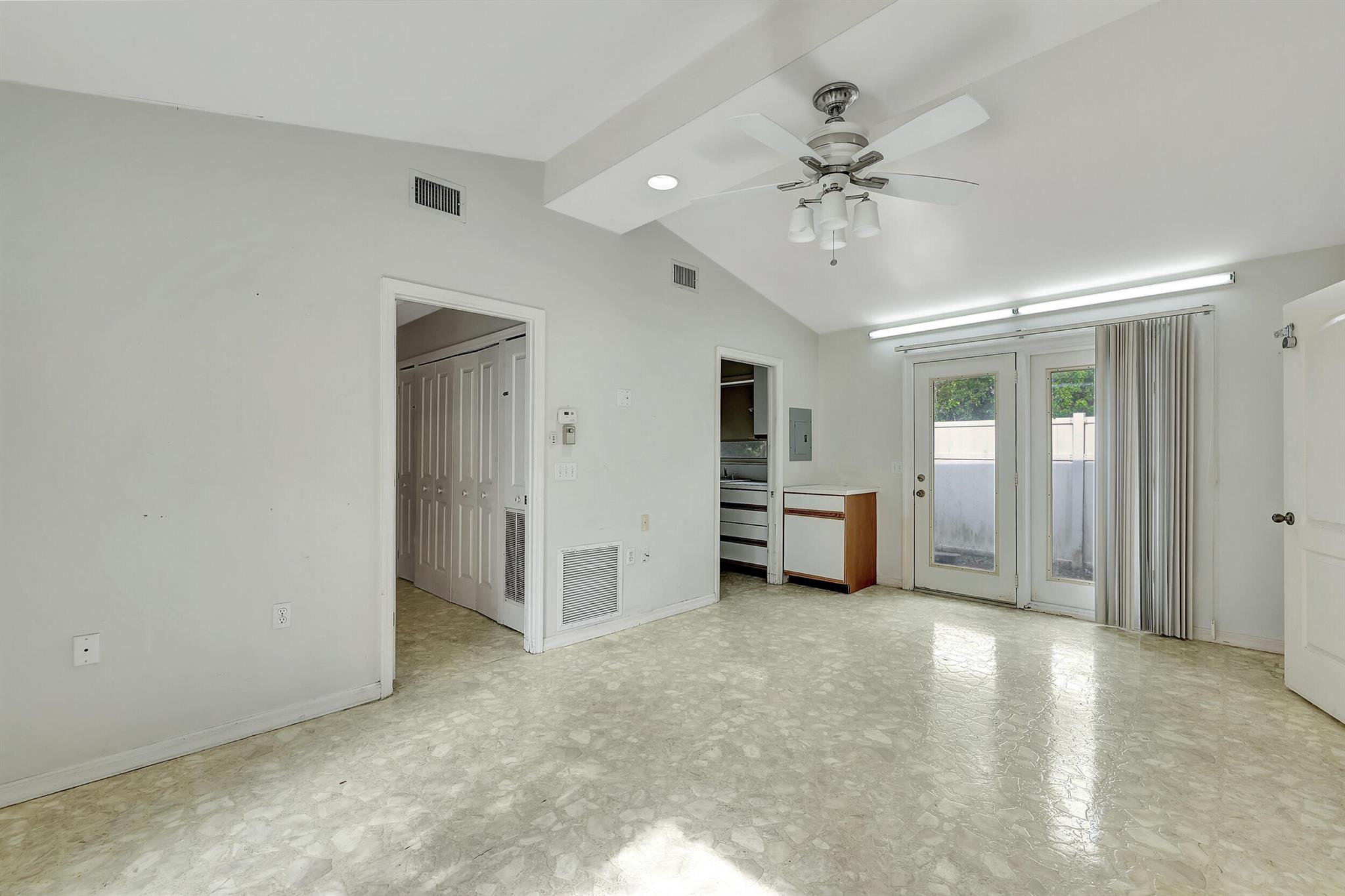 BLOCK MANOR - Residential