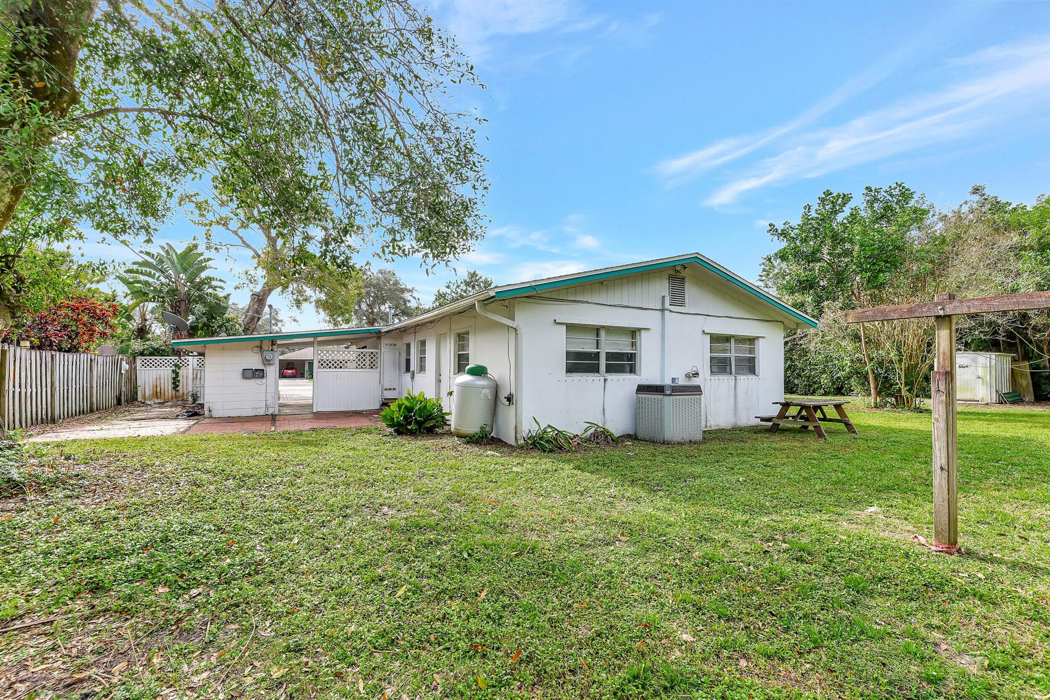 BLOCK MANOR - Residential