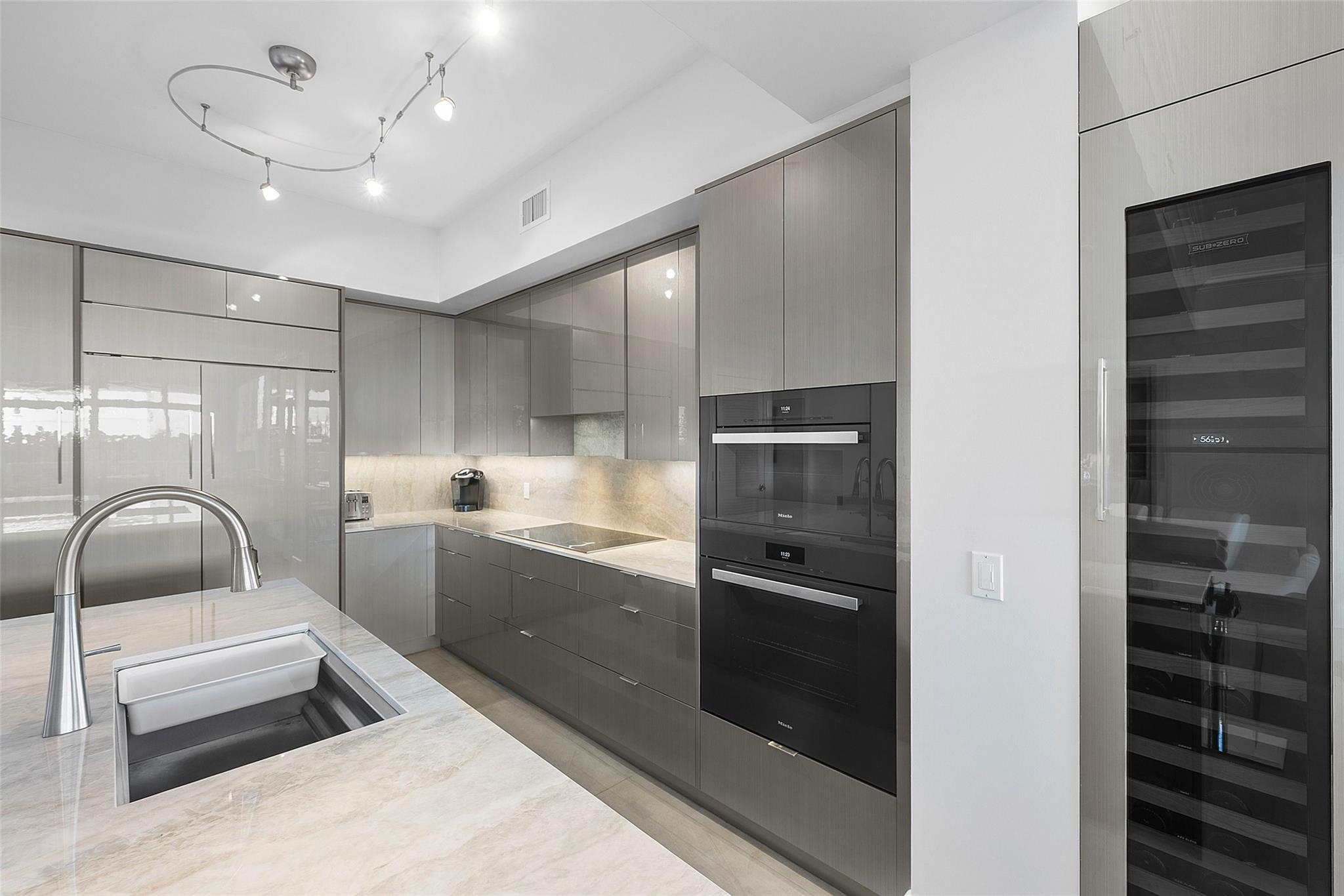 ORCHID BEACH CONDOMINIUM - Residential