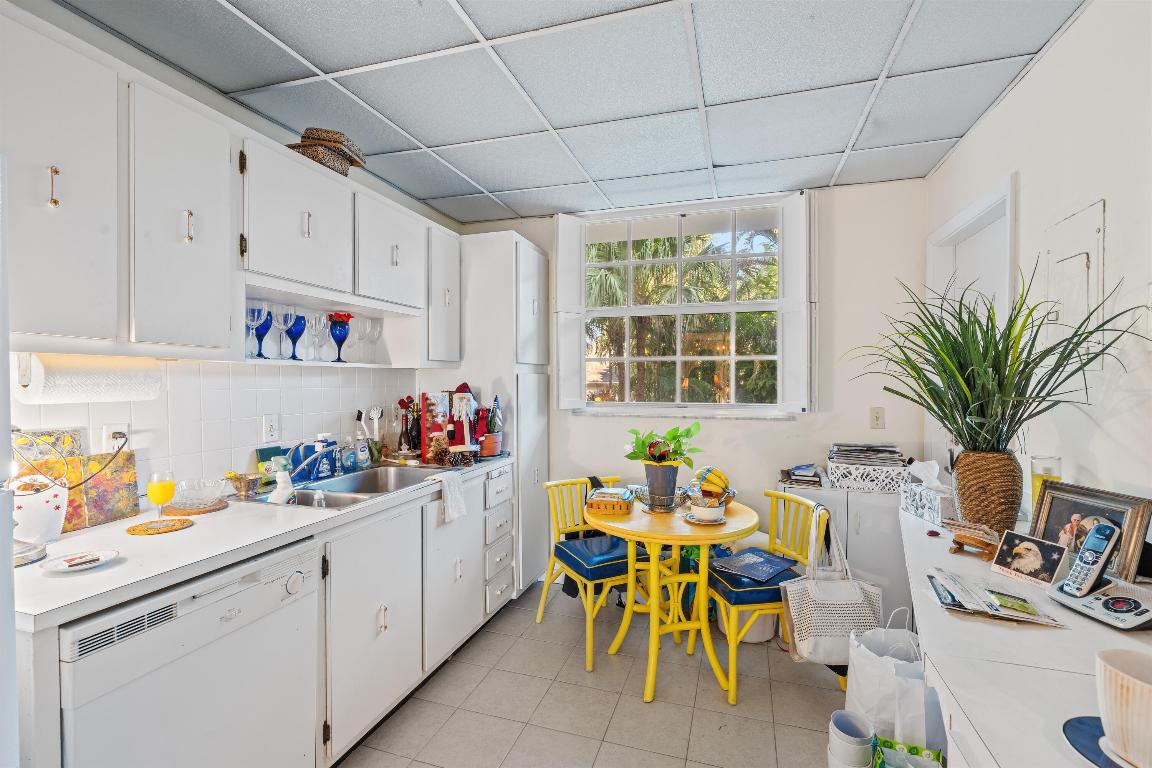 CHALET BY THE OCEAN CONDO - Residential