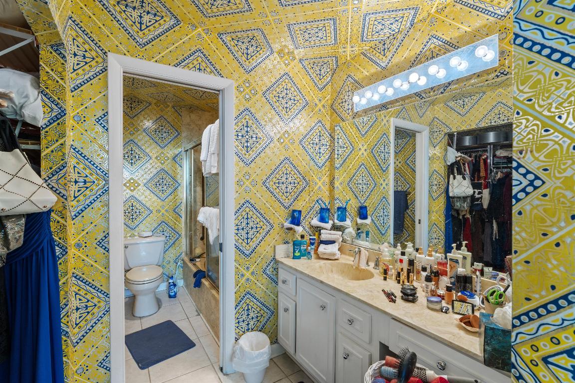 CHALET BY THE OCEAN CONDO - Residential