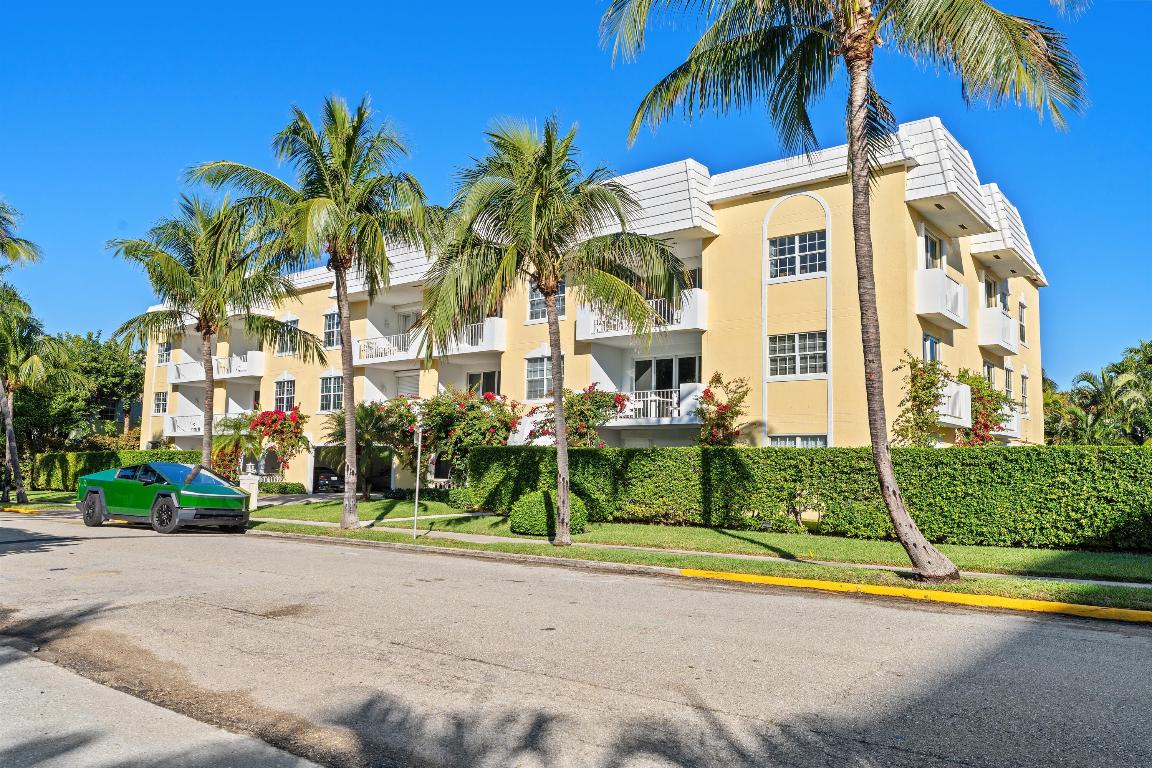 CHALET BY THE OCEAN CONDO - Residential