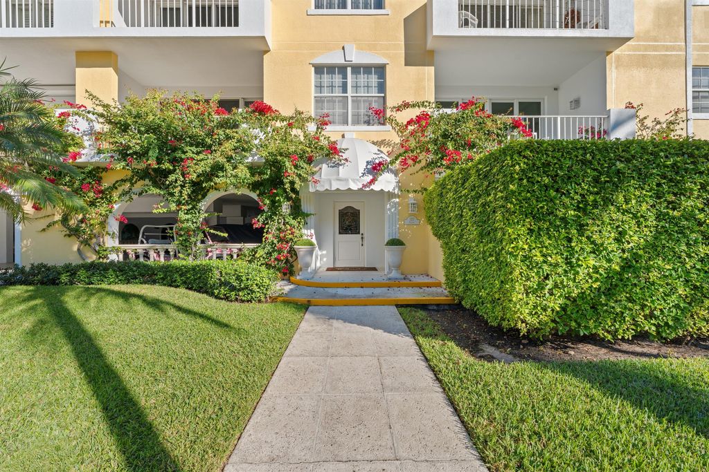 Photo of 127 Peruvian Avenue #202, Palm Beach, FL 33480 (MLS # R11150324)