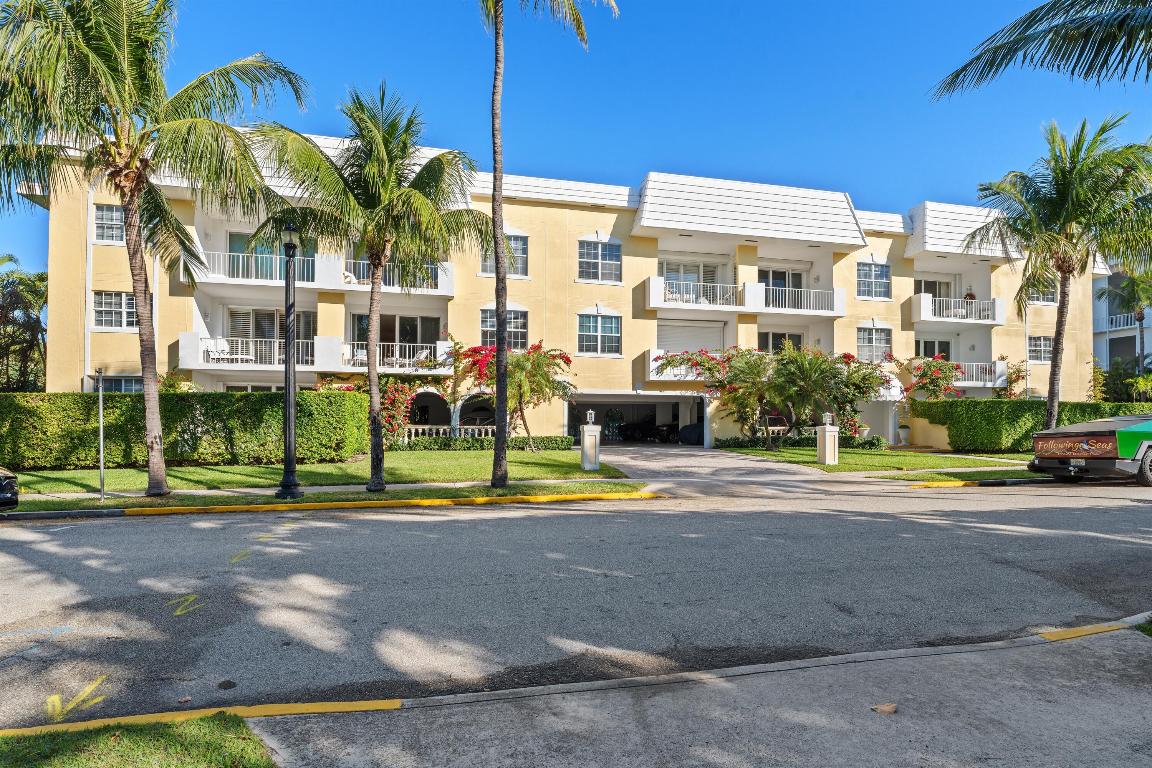 CHALET BY THE OCEAN CONDO - Residential