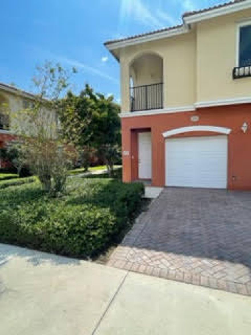 Pristine 2 bedroom/2 bath/attached garage home in Beautiful Vila Bella, an upscale gated community in Stuart, centrally located in Stuart between Kanner Hwy & US 1 on Central Parkway.  Close to downtown restaurants and shopping. Quality Kitchen with granite countertops and stainless steel appliances, carpet. Both floors are Concrete Block. Clubhouse, swimming pool, playground, Picnic area. Up to 2 Pets, aggressive/dangerous breeds not allowed