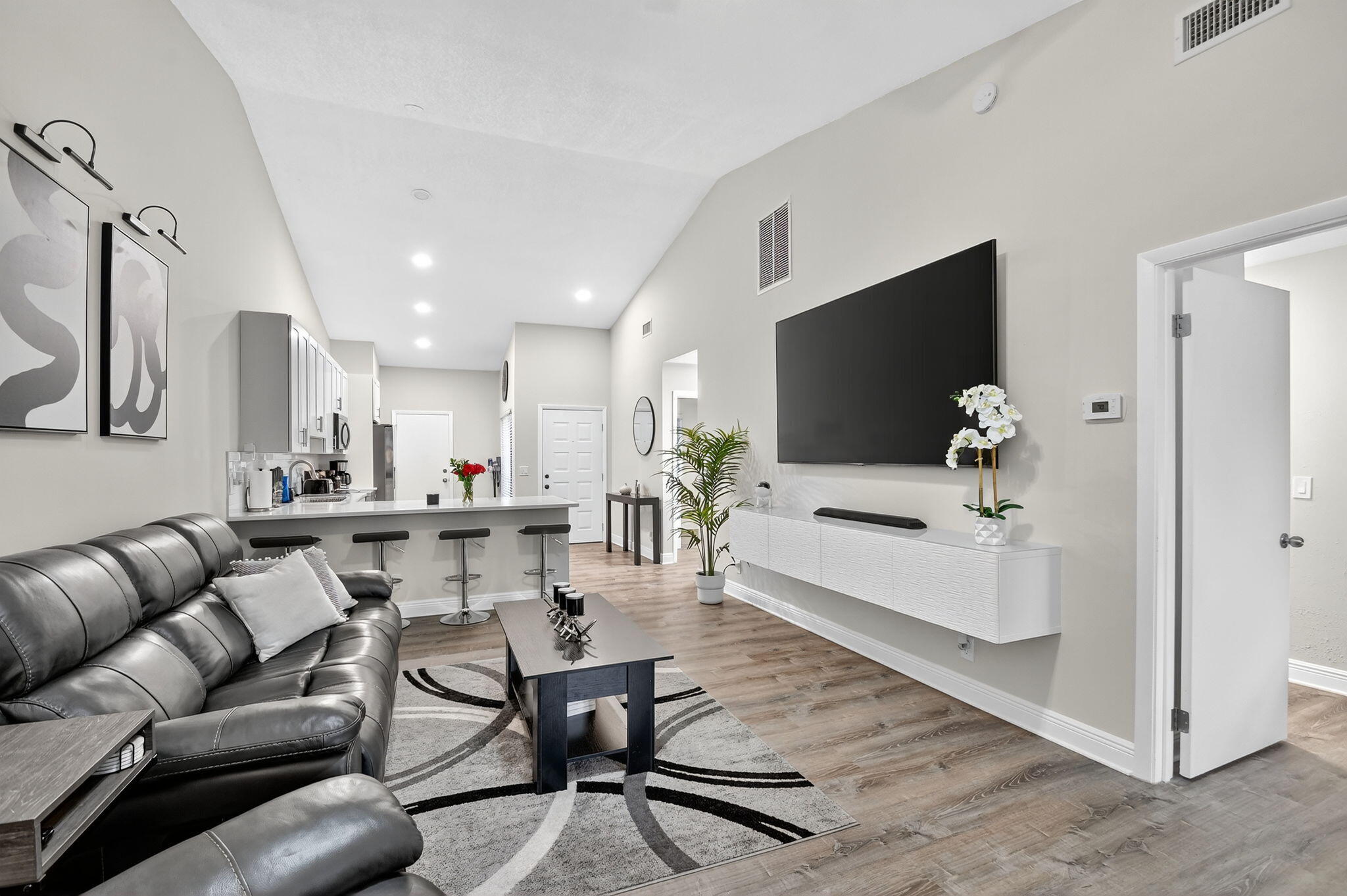 ISLAND CLUB - Residential