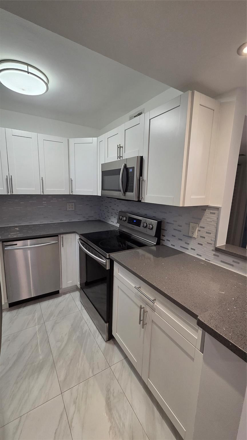 5375 SW 40th Avenue 105