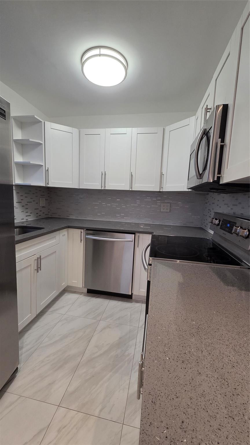 5375 SW 40th Avenue 105