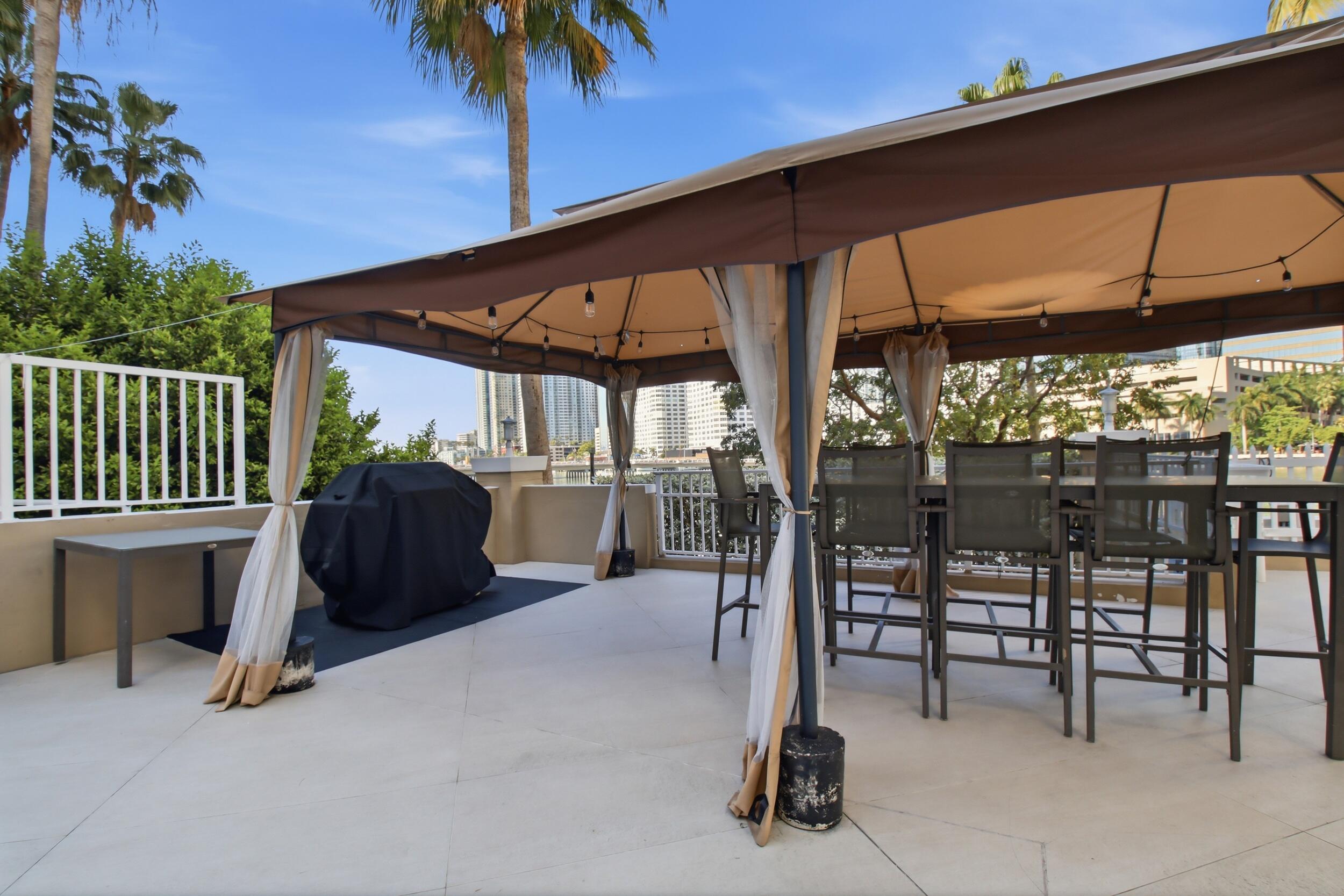 COURVOISIER COURTS CONDO - Residential