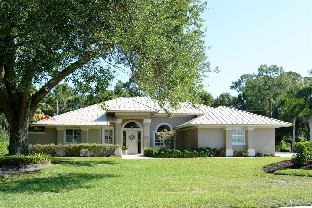 Photo of 3221 Bent Pine Drive, Fort Pierce, FL 34951 (MLS # R10798388)