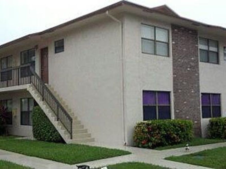 Charming apartment in the heart of Sunrise, first floor with all tiled flooring, washer and dryer in unit. Brand new kitchen cabinets and countertops. Association approval takes 30 days, and a minimum score of 650 is required. Association requires a $500 deposit