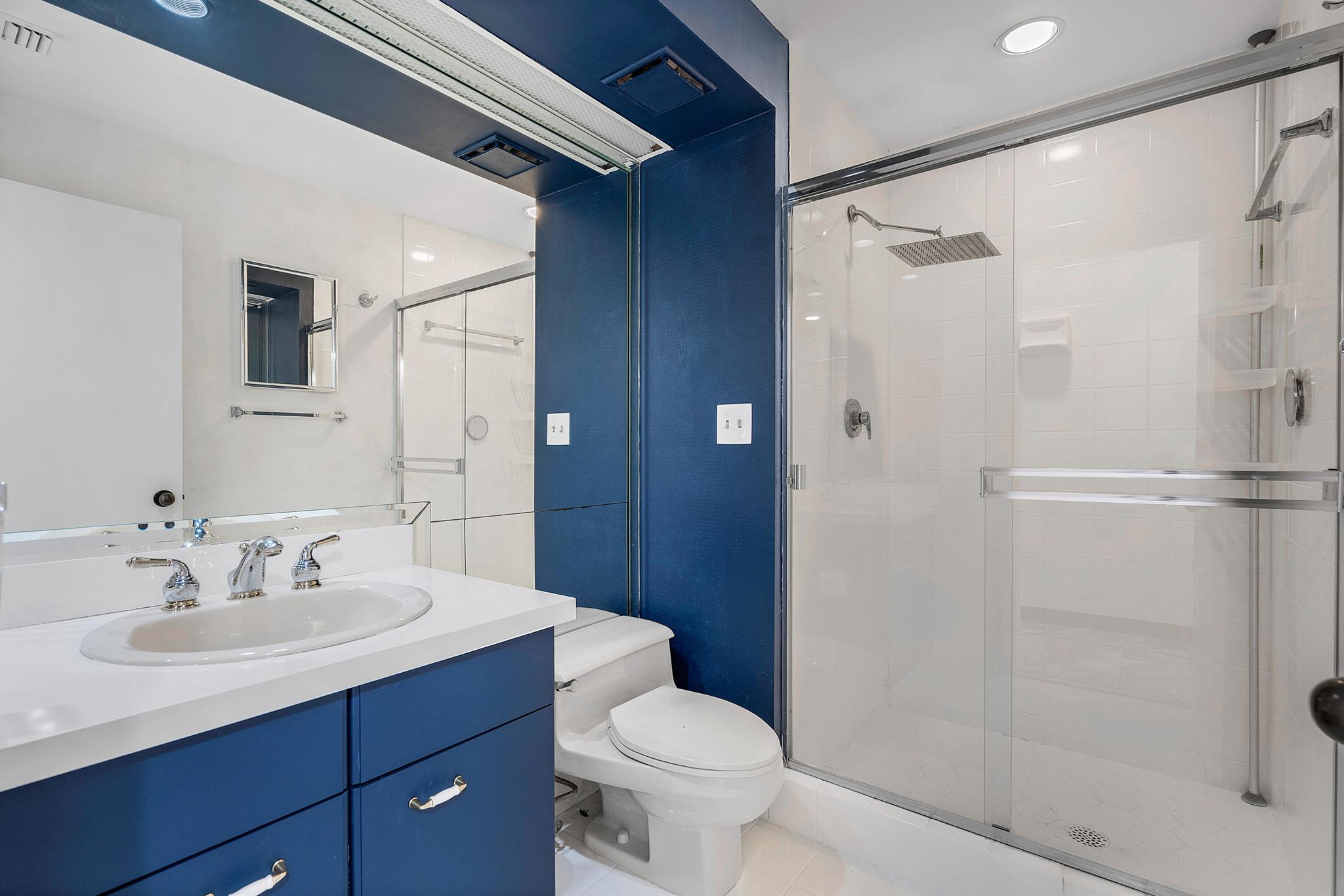 PLAZA OF THE PALM BEACHES - Residential