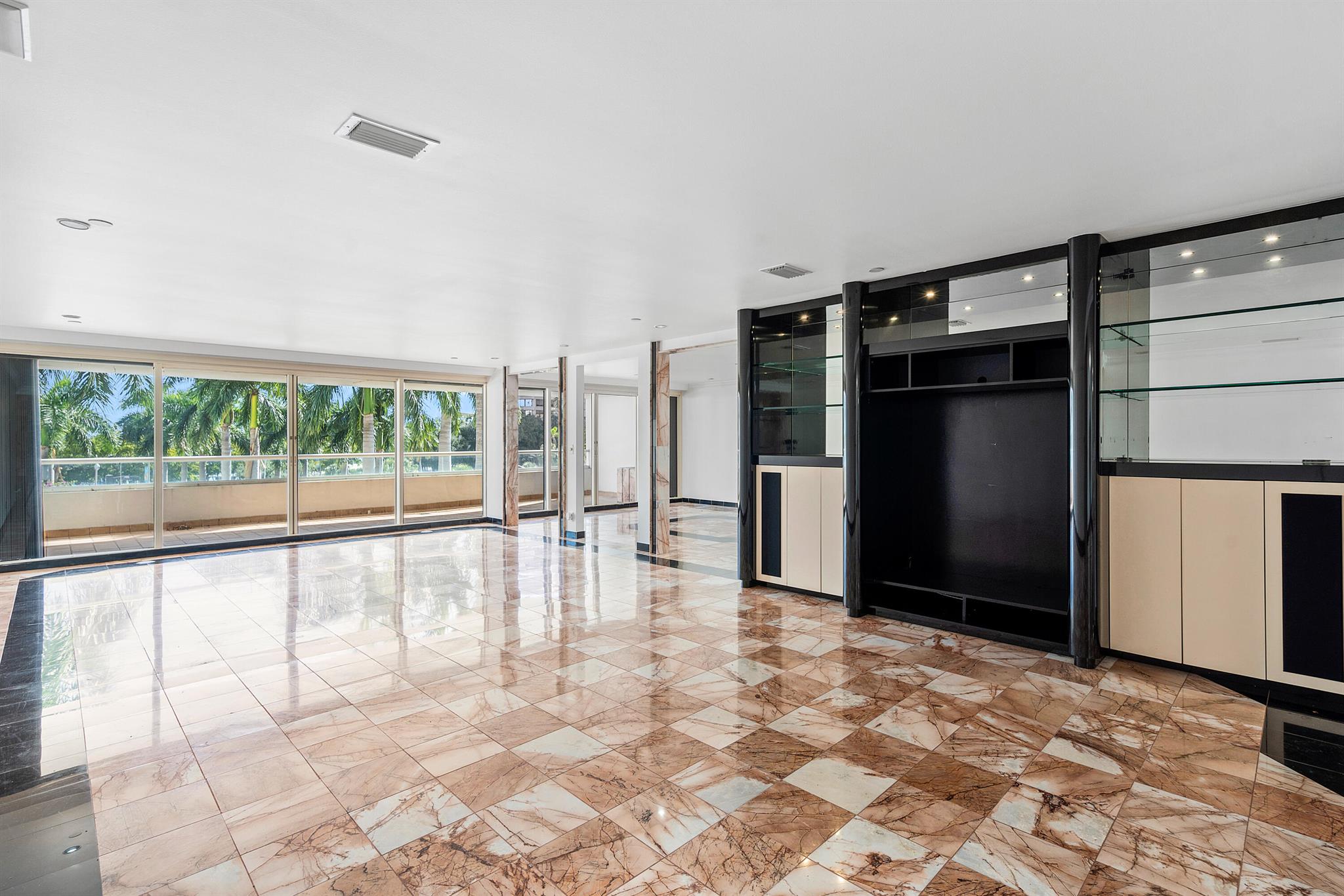 PLAZA OF THE PALM BEACHES - Residential